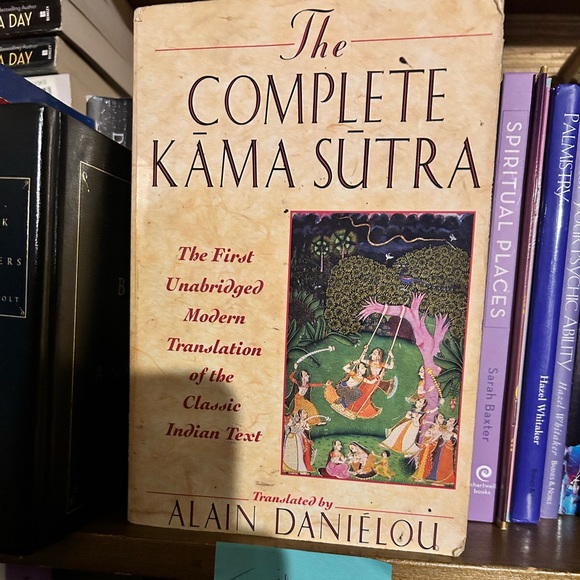 Assorted Books - Picture 9 of 11